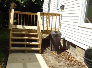 215 1/2 S Wells St, Sandwich, IL 60548