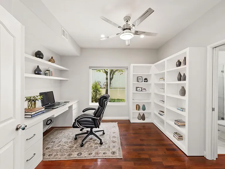 1068 Pacific Hill St — Photo 15