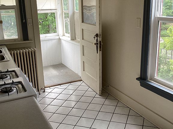 4th image of 331 S Hayward St #2