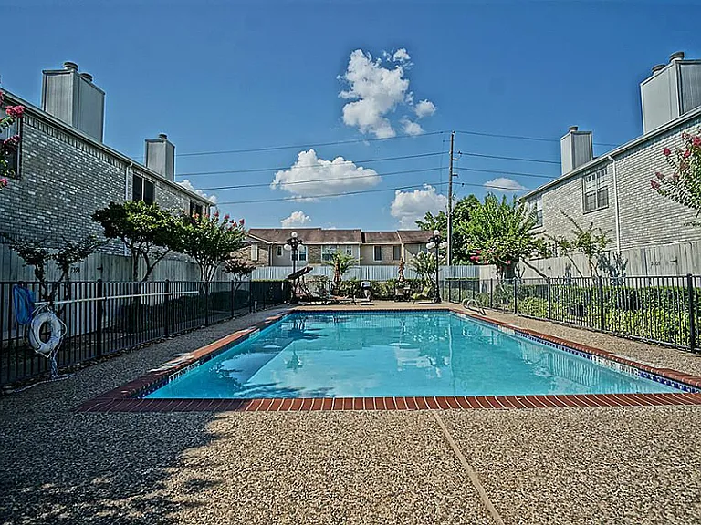 7659 Cambridge St — Photo 12