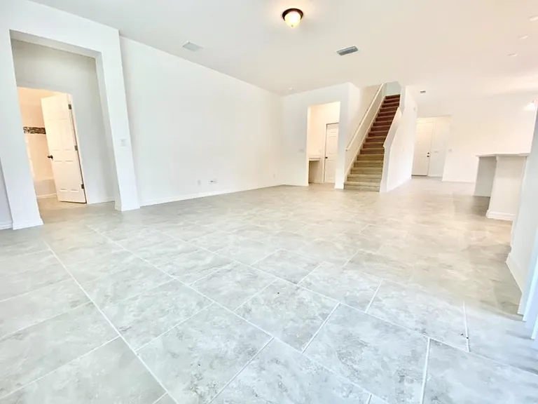 924 Avenal Ln — Photo 18