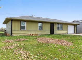 127 Lincoln Dr NE, Mount Vernon, IA 52314