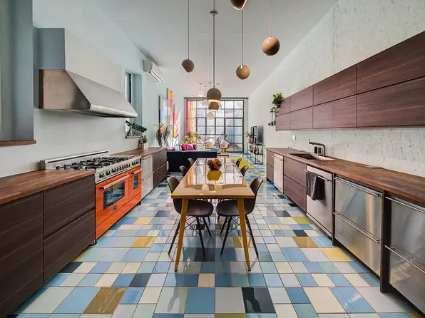 290 Bleecker Street image 7 of 29