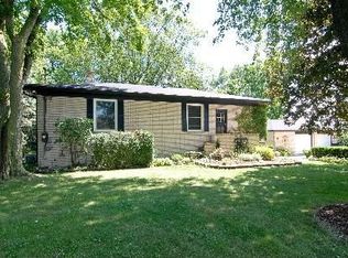 6739 Sportsman Dr, Racine, WI 53402