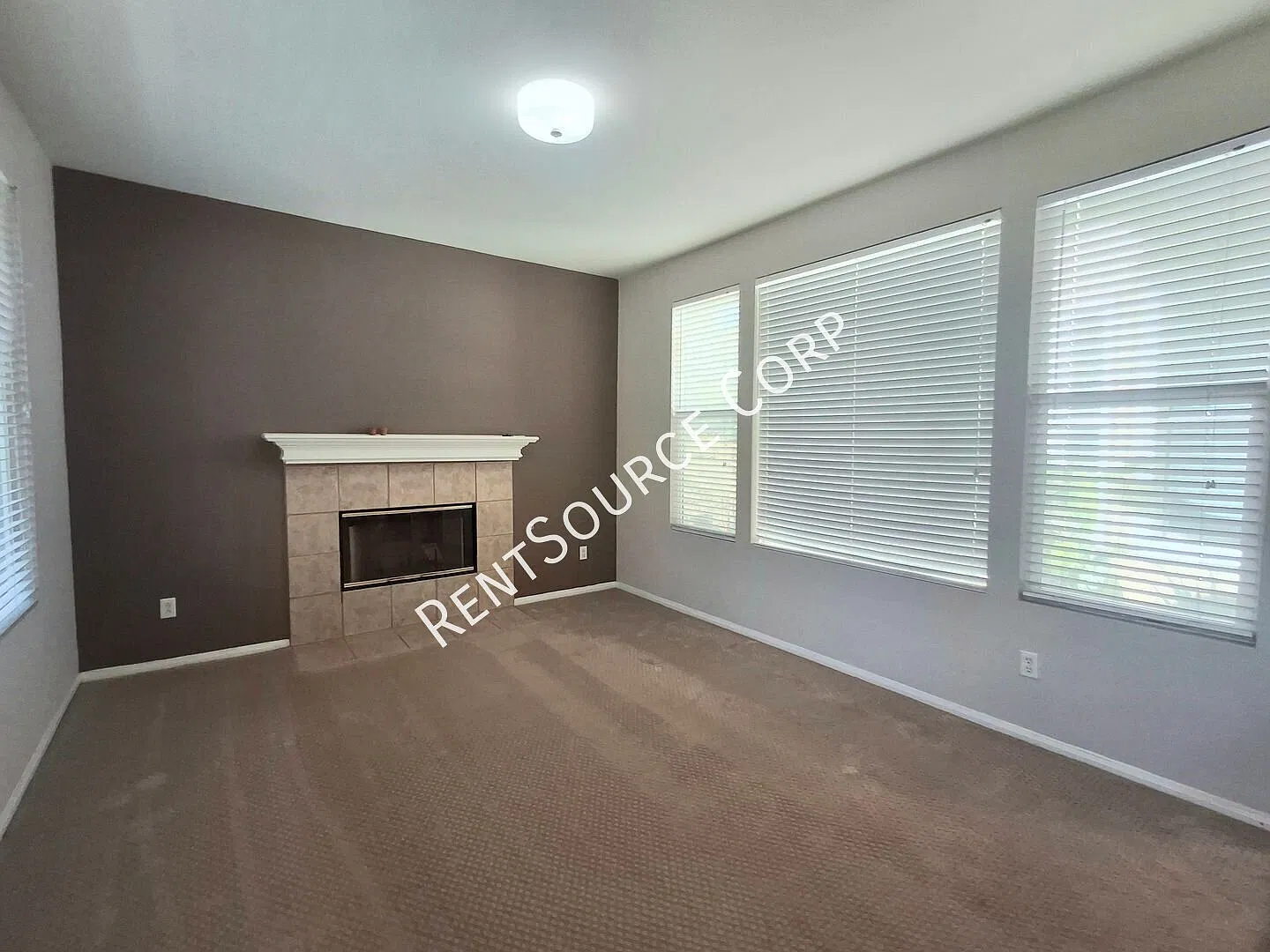 4 Bedroom 2.5 Bathroom SOLAR Home for Rent In The Valencia Creekside Community — Photo 3