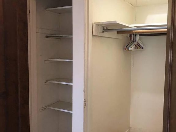 4th image of 2423 W Lunt Ave APT 2S