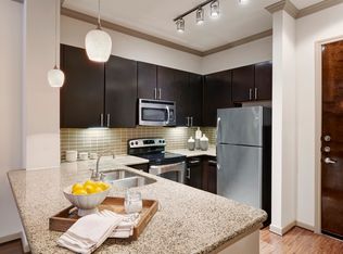 Camden Travis Street, Houston, TX 77006