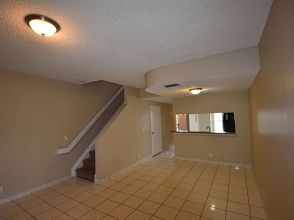3rd image of 16605 Hemingway Dr
