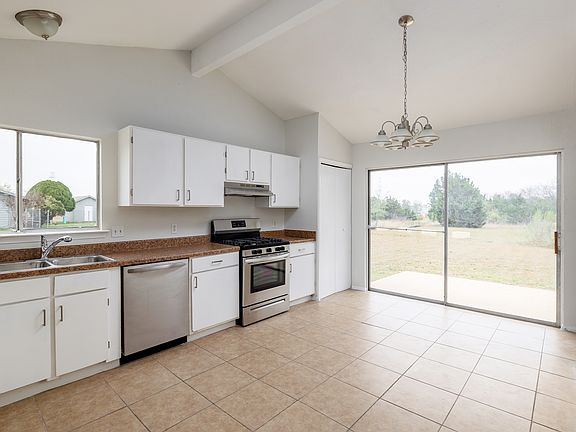 4th image of 8304 Valleyfield Dr