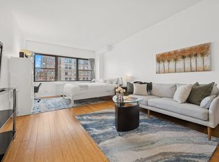 10 W 15th St APT 1822, New York, NY