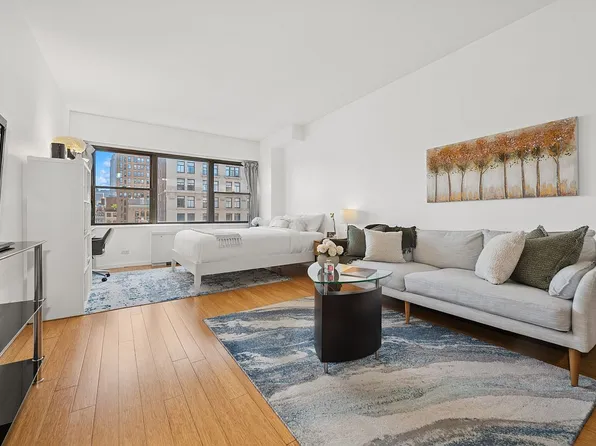 10 W 15th St APT 1822, New York, NY 10011