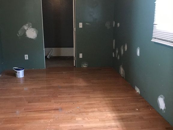 3rd image of 442 Charleston St
