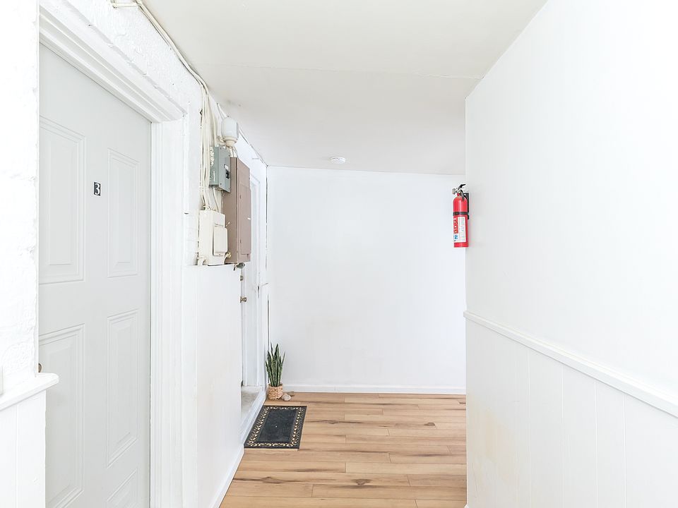 1st image of 305 N 4th St #3