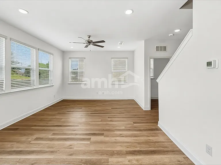 4052 Williams Rd — Photo 6