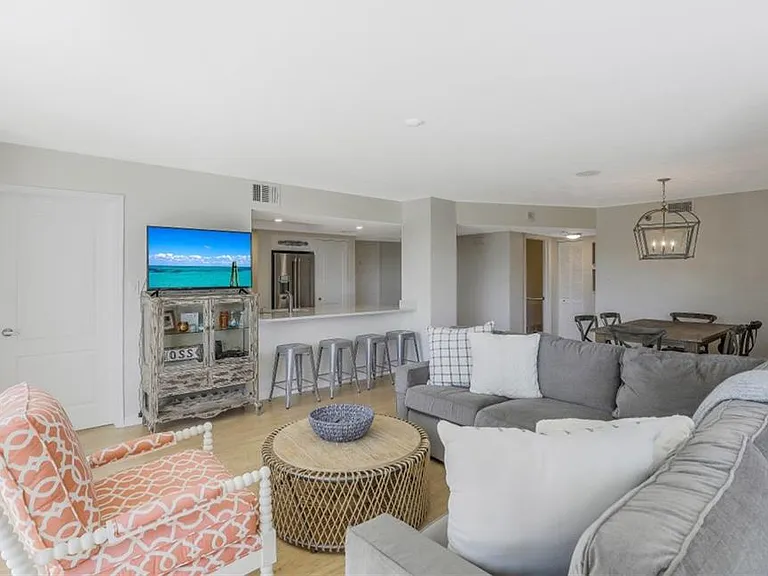 5501 Heron Point Dr #201 — Photo 7