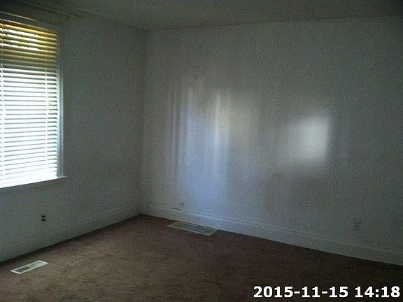 3rd image of 5673 Prosser Ave