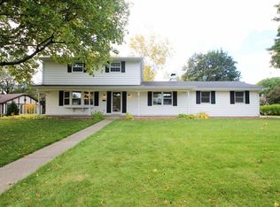 606 Briar Ct, Green Bay, WI 54301