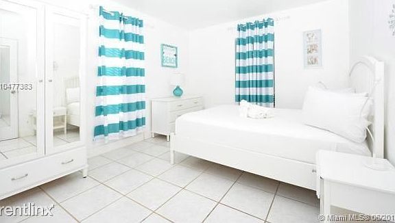 4th image of 2926 Royal Palm Ave