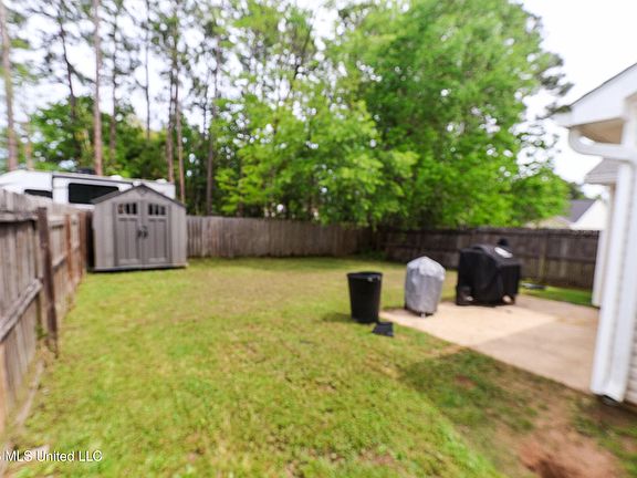5th image of 13204 Warren Dr