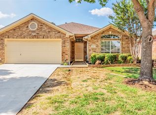 603 Douglas Dr, Mansfield, TX 76063