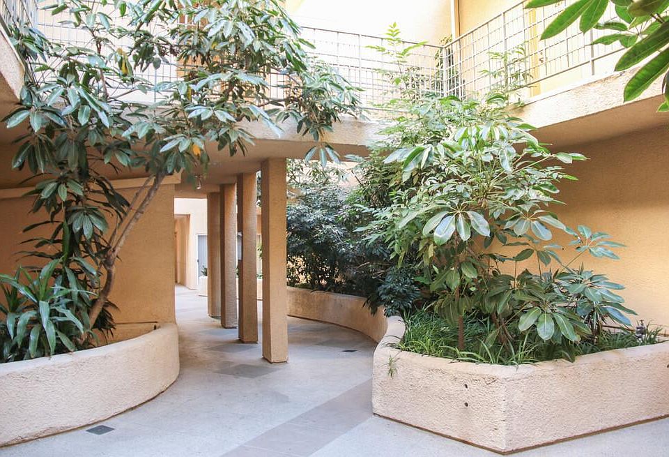 Laurel Vista North Courtyard