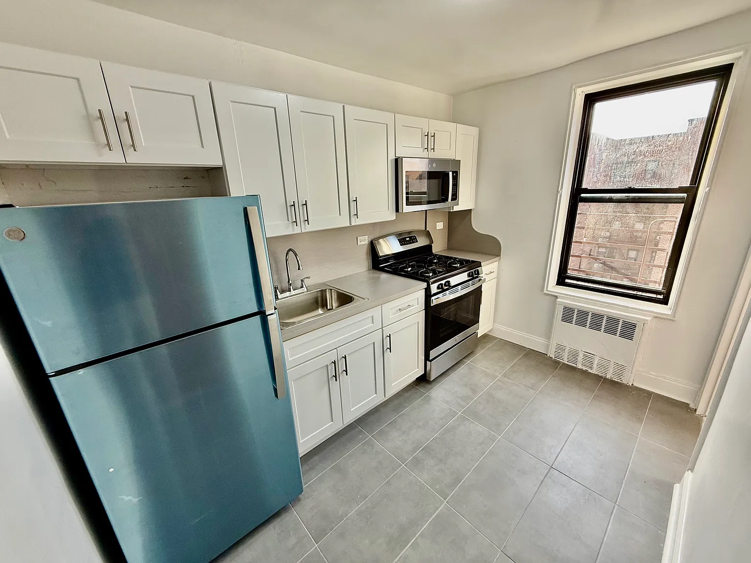 1 bed, 850 sqft, $2,395 — Photo 3