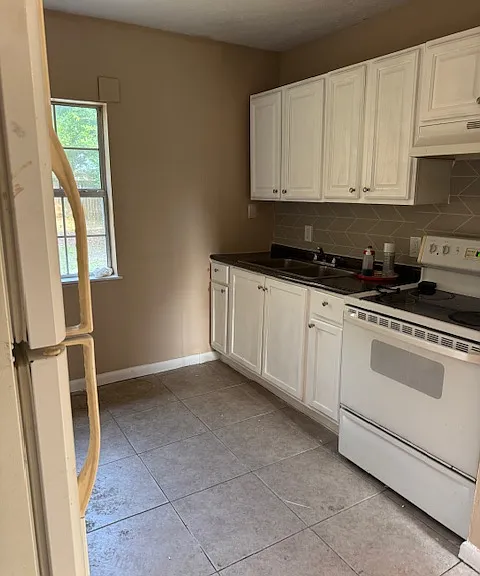 700 Williams Ave — Photo 3