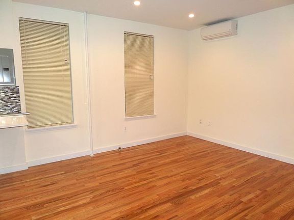 4th image of 3022 31st St APT 2