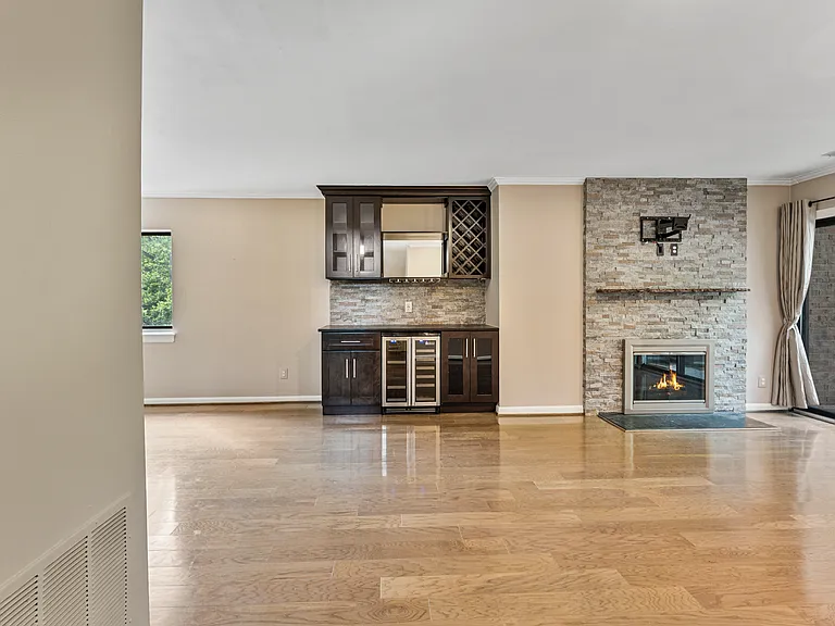 11120 Harbor Ct #1120 — Photo 3