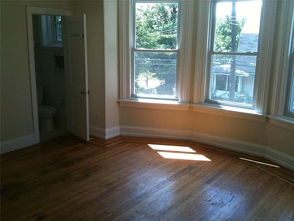 2nd image of 91 E Stewart Ave