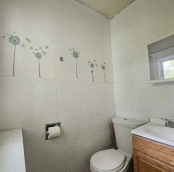 718 Clarendon St #2 — Photo 10
