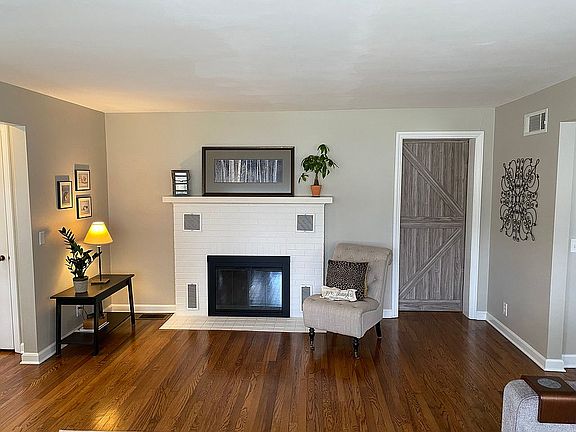4th image of 96 Elmwood Pl