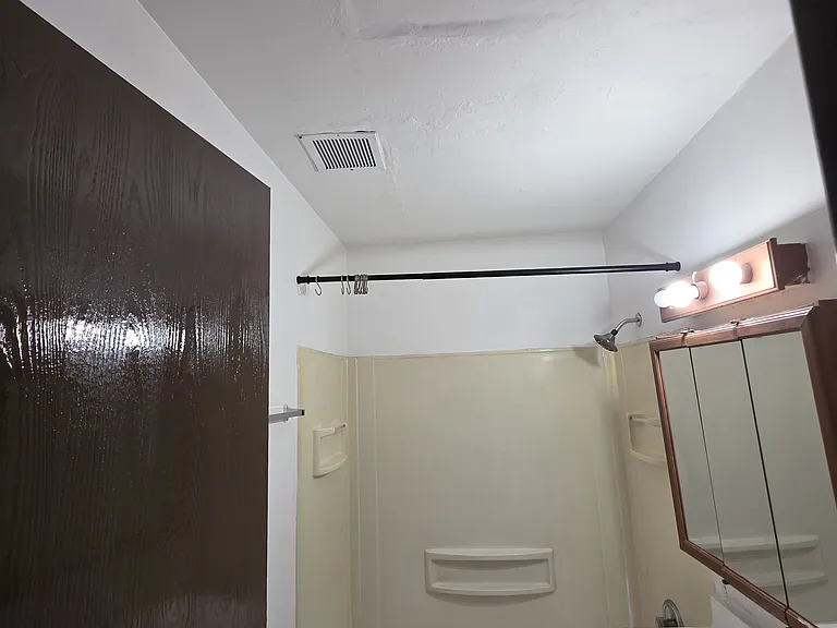 1525 Norway Ln #1B — Photo 5