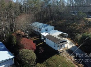 93 Highlands Gap Rd, Robbinsville, NC 28771