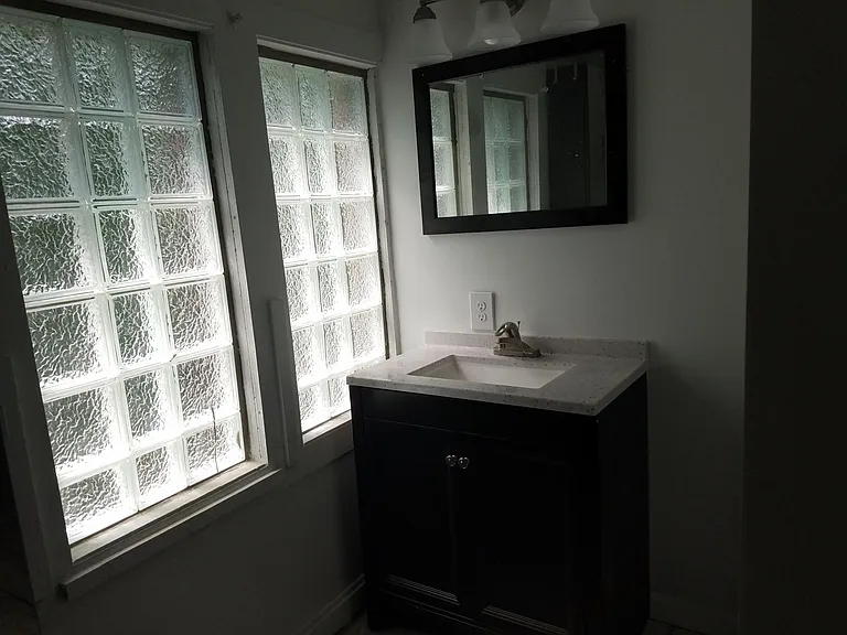 2nd flr bathroom