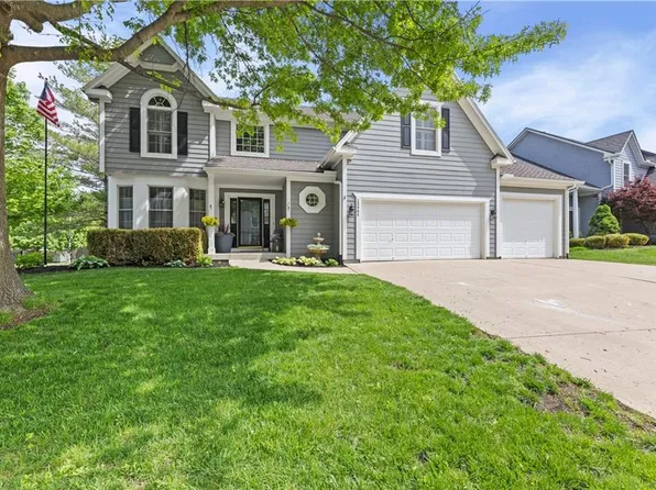 15964 W 160th Ter, Olathe, KS 66062