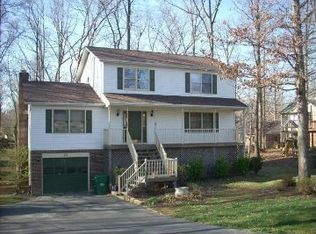 25 Hamlin Dr, Fredericksburg, VA