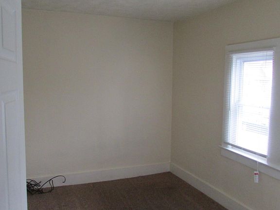 3rd image of 904 Kalamazoo Ave SE #2