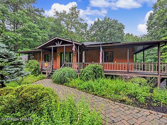 2nd image of 304 Devils Hole Rd