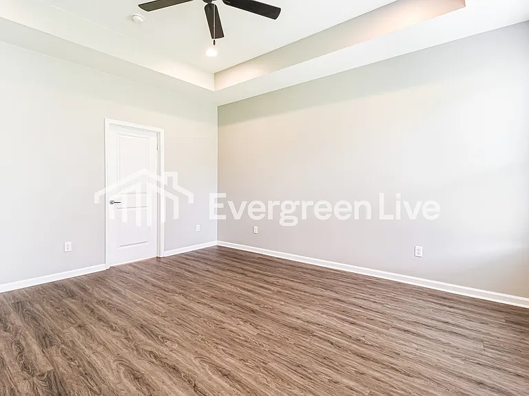 4521 Western Woods Dr — Photo 8