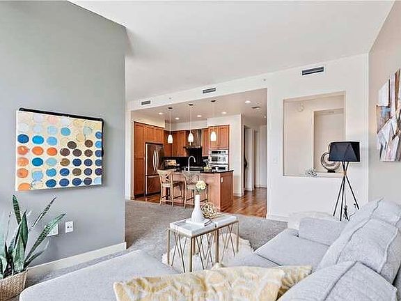 3rd image of 10610 NE 9th Pl Unit 2003