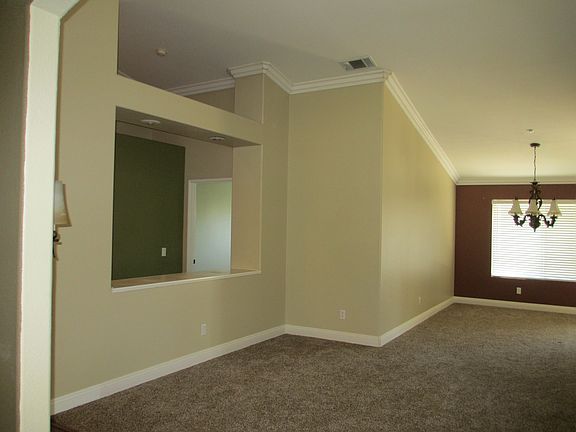 5th image of 15429 Darlene St