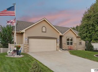2210 Kara Dr, Papillion, NE 68133