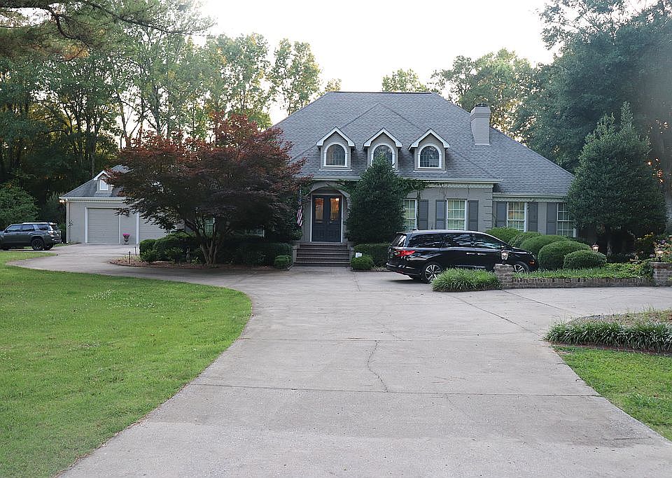 1st image of 180 Forrest Hills Dr