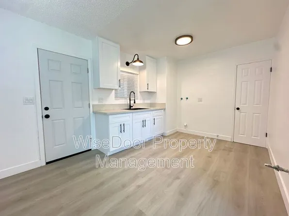 7914 16th St, Westminster, CA 92683