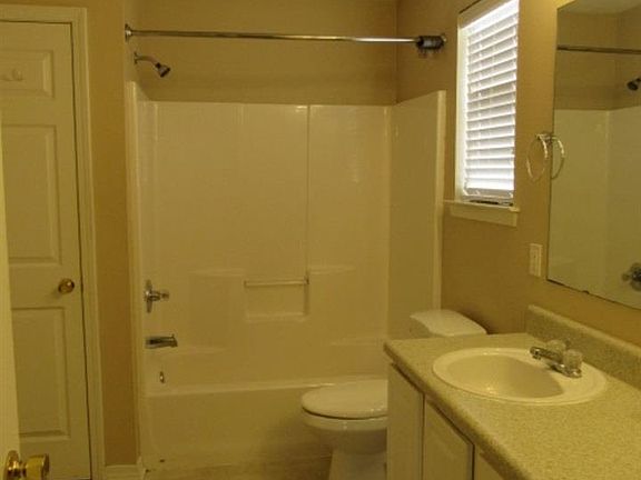 2nd image of 138 Windward Ct