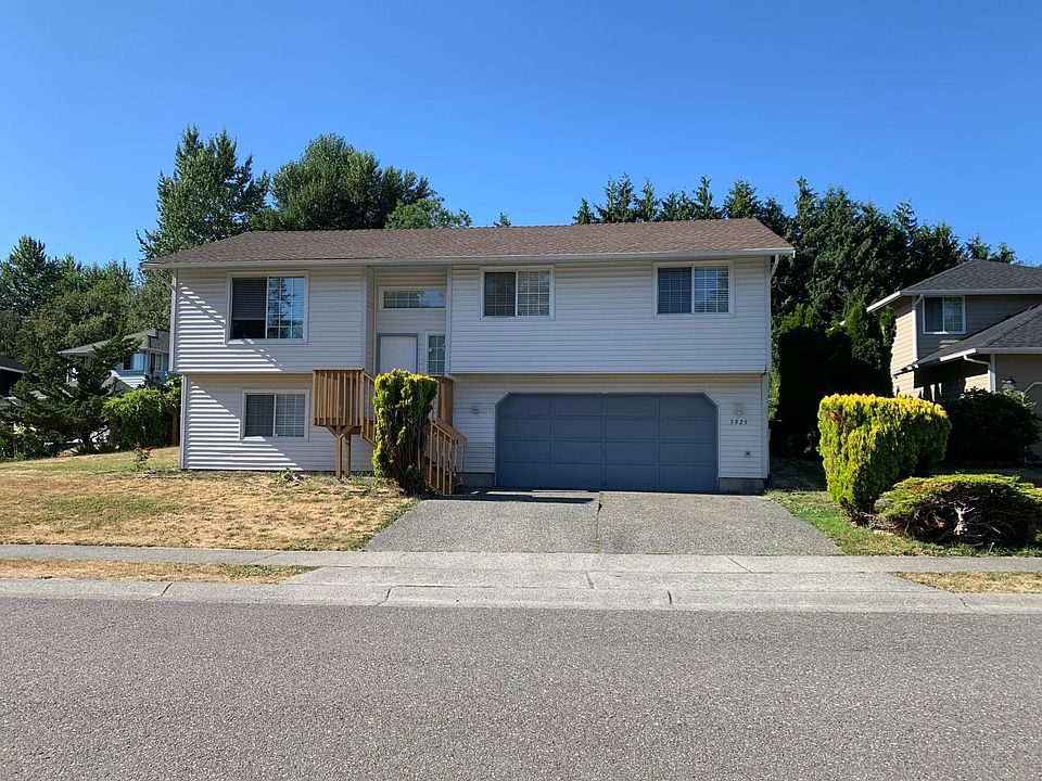 1st image of 3925 205th Pl SW