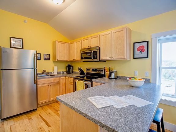 5th image of 109 Main St #1