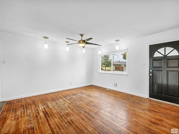 4th image of 29 E Devere Way
