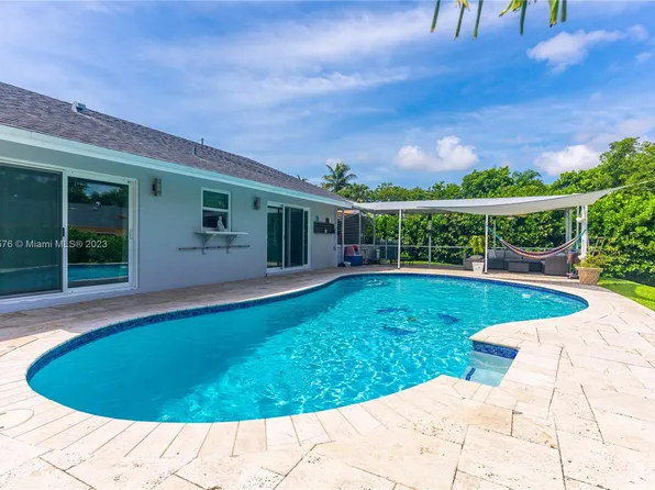 18542 SW 89th Ct, Cutler Bay, FL 33157